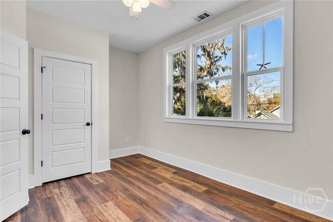 Building Photo - 3223 Bannon Ave