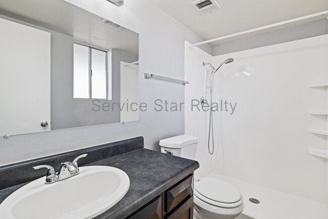 Building Photo - 13027 N 28th St