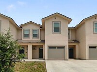 Building Photo - Low-Maintenance 3-Bedroom Townhome with Modern Layout + Easy Commute Access