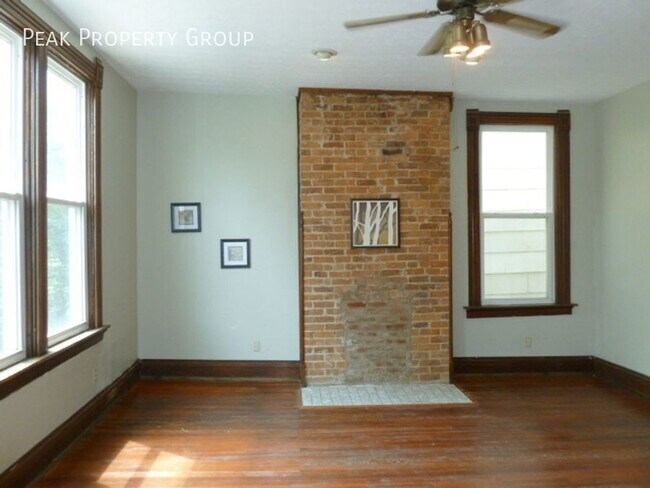 Building Photo - 2667 Bellevue Ave