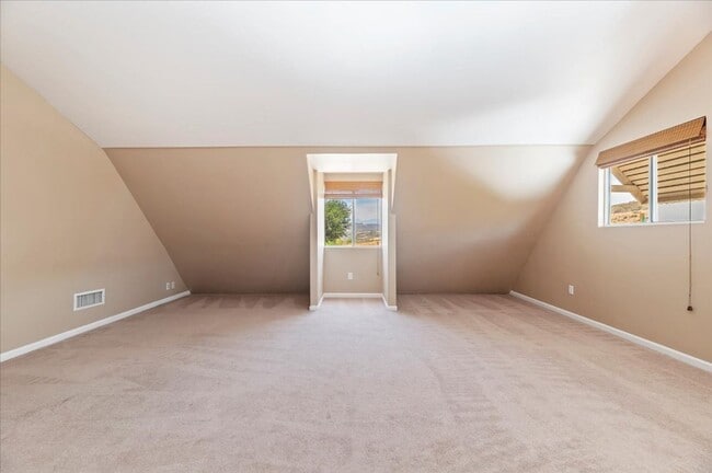 Building Photo - **Spacious 2-Bedroom Home In The Heart Of Wine Country**