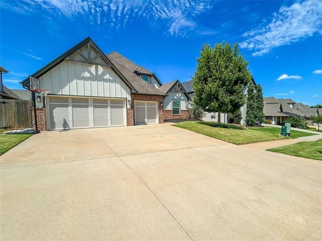 Building Photo - 8201 Crew Ln