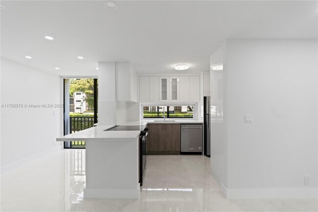 Building Photo - 17011 N Bay Rd
