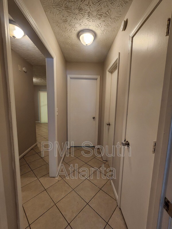 Building Photo - 107 Spring Ct