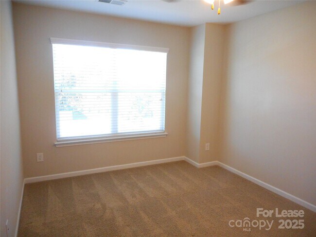 Building Photo - 13247 Savannah Point Dr