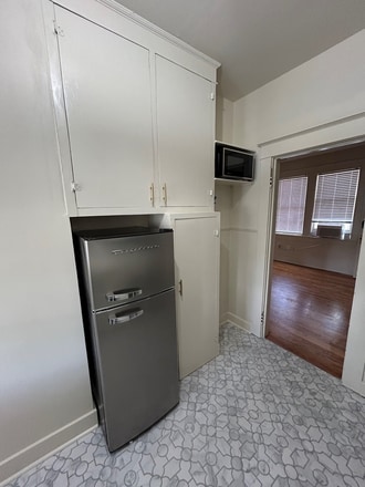Building Photo - 3265 Ivanhoe St