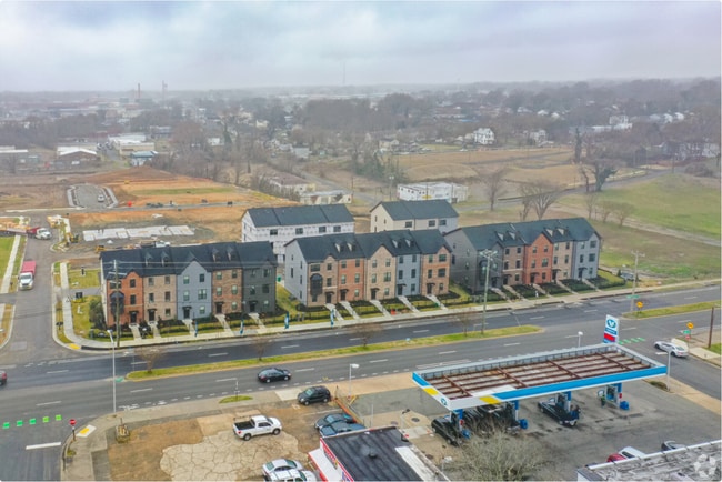Building Photo - 1802 Semmes Ave