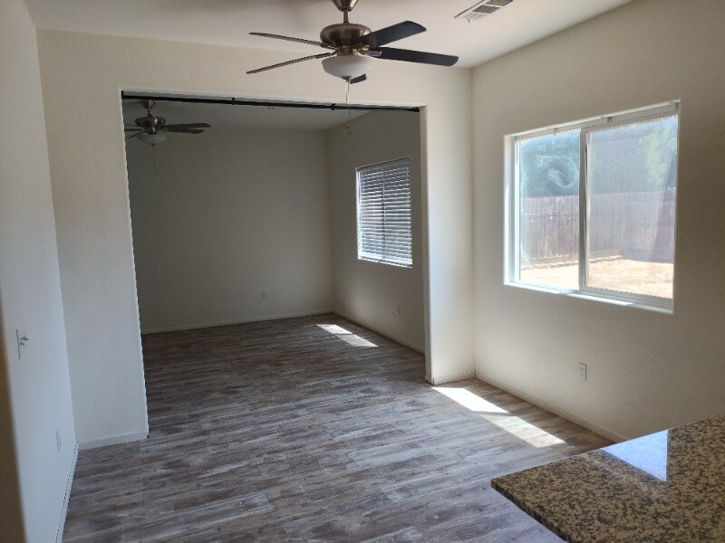 Building Photo - 1373 Manor Ave