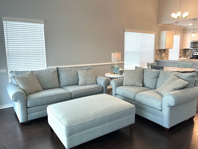 Building Photo - ONE MONTH FREE with a sixteen-month lease. Two Bedroom, Furnished Condo in Windsor Green in Carol...