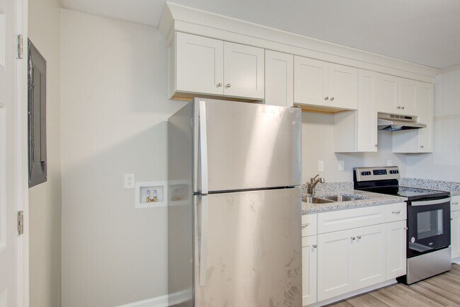 Building Photo - 7919 Thompson Rd