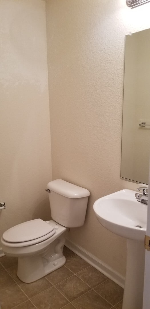 Building Photo - 3 Bedroom 2.5 Bath single family in Chesap...