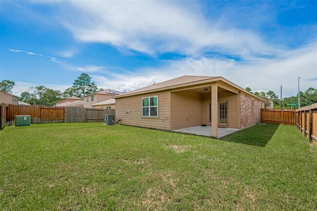 Building Photo - 12063 Quartersawn Ln