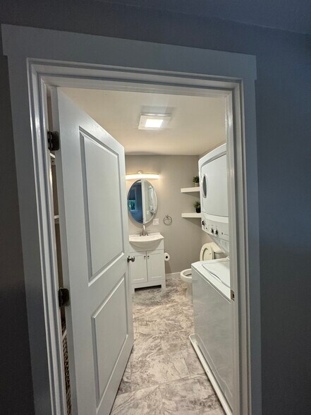Bathroom/ laundry facilities - 25 Maple St