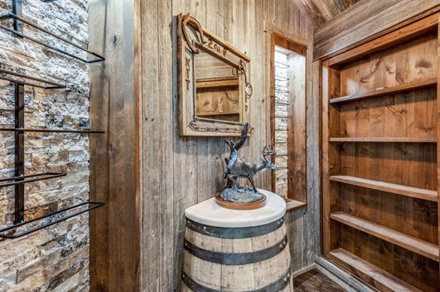 Building Photo - 8779 Oak Stream