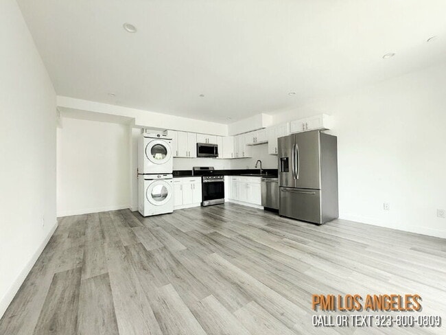 Building Photo - 1260 1/2 Leighton Avenue