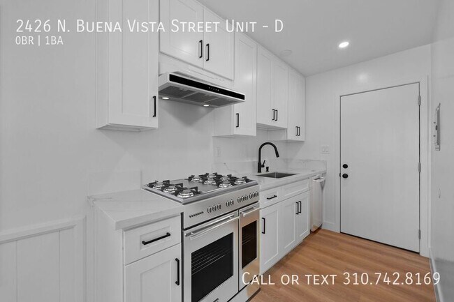 Building Photo - 2426 N Buena Vista St