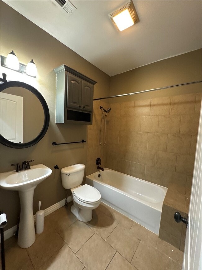 Building Photo - 21 E Center St