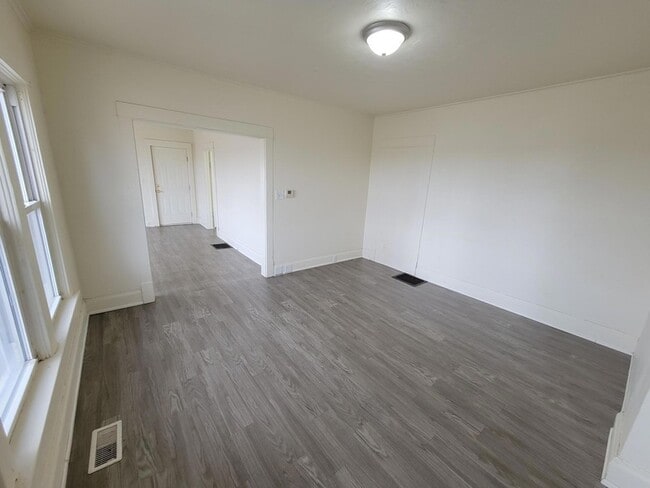 Building Photo - 2453A Mound Rd