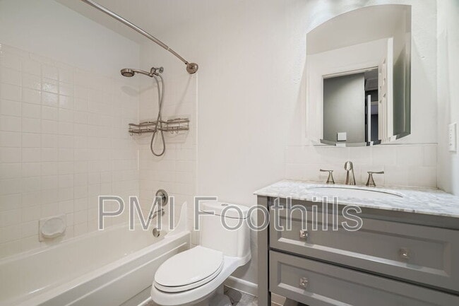 Building Photo - 10909 W 65th Way