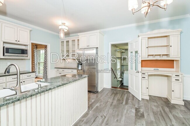 Building Photo - 1176 Hampton Hall Dr NE