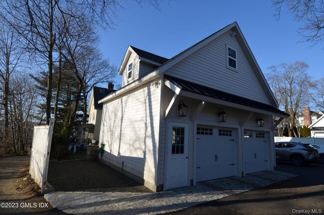 Building Photo - 309 Milbank Ave