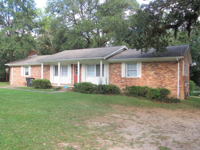 Primary Photo - Beautiful 4 bedroom home near FSU - Move I...