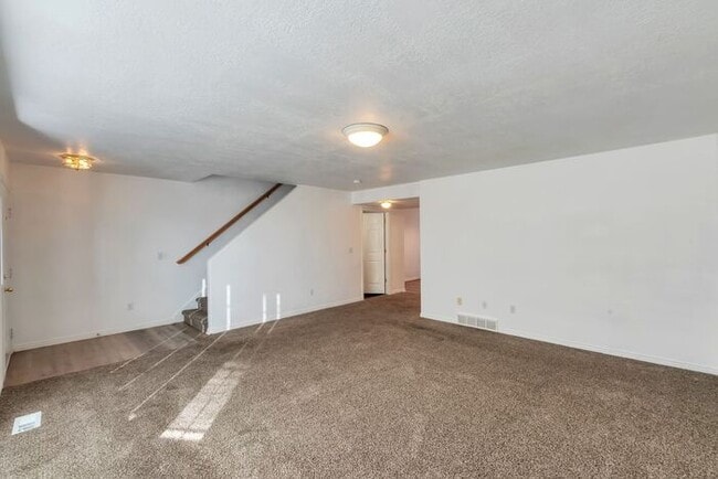 Building Photo - Peaceful Provo Townhome