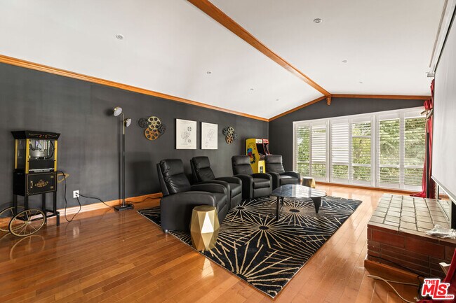 Building Photo - 3200 Oakley Dr