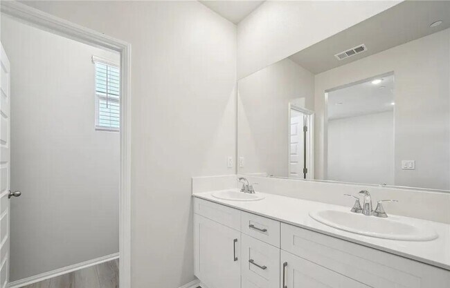 Building Photo - 40411 Via Cava