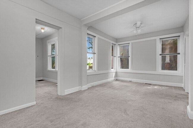 Building Photo - 3503 Oakmont Ave