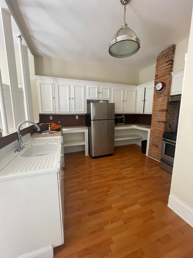 Kitchen w/dishwasher & disposal - 53 1/2 Prospect Avenue