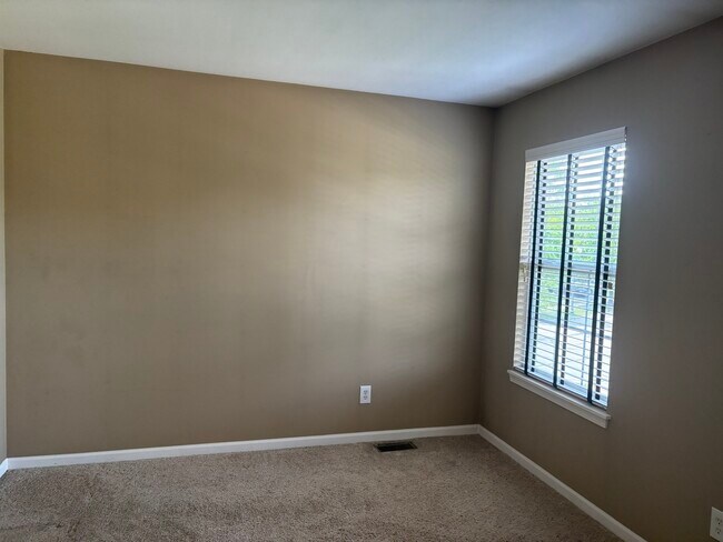 Building Photo - 1729 Ramsey Dr