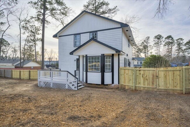 Building Photo - 511 Arlington Ct