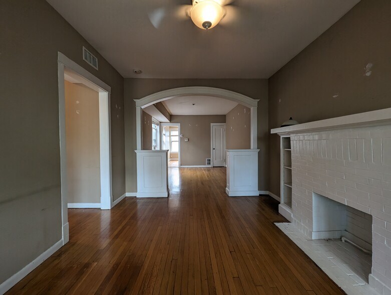 Building Photo - 2659 N Saint Louis Ave