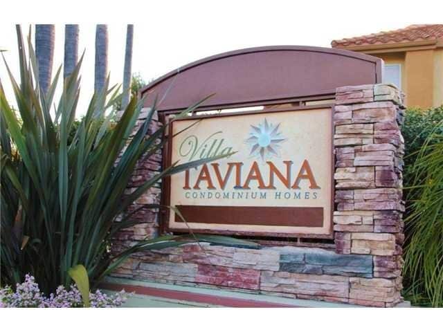 Building Photo - RB Luxury 2 Br Townhome 2 car spots Laundry $3190 TEXT 619-565-3468