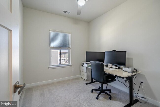 Building Photo - 74 Glory Maple Ln