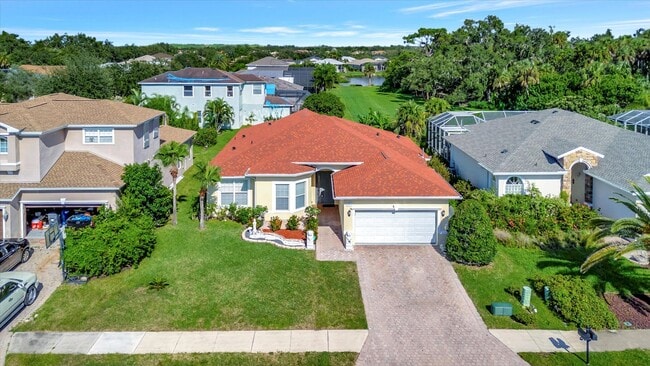 Building Photo - Convenient Central Location - 4 Bedroom + ...