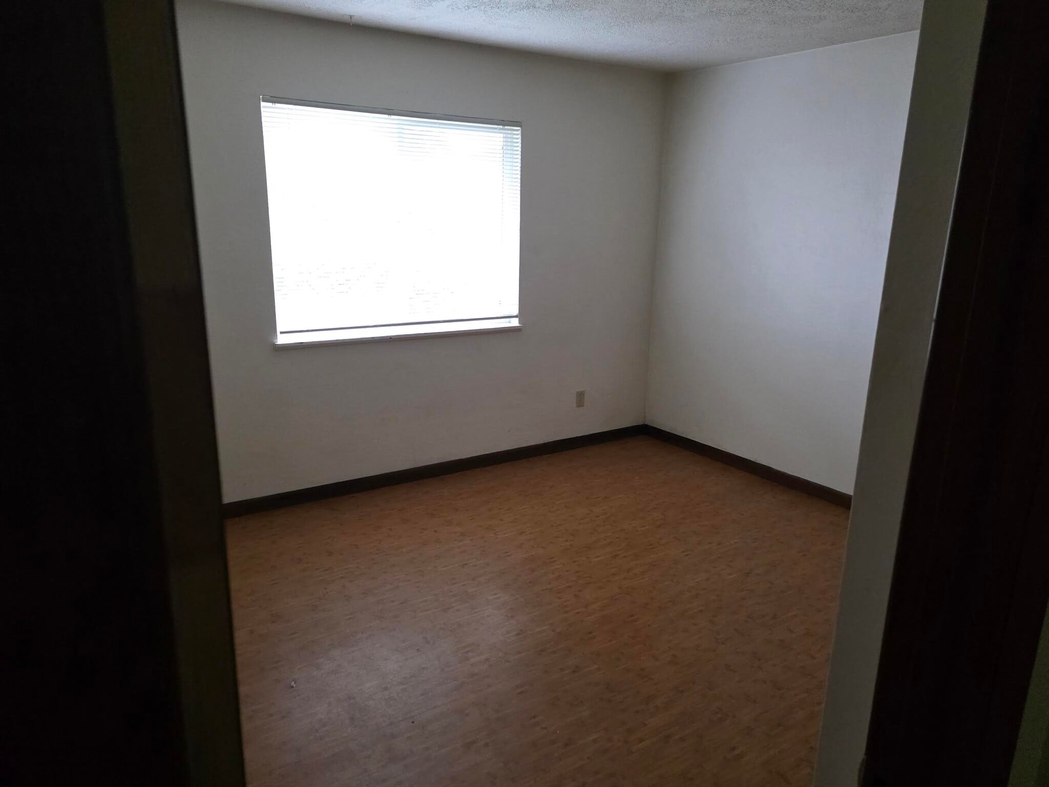 Building Photo - 352 Catron St N