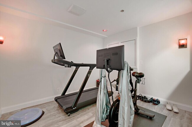 Building Photo - 17304 Summerwood Ln