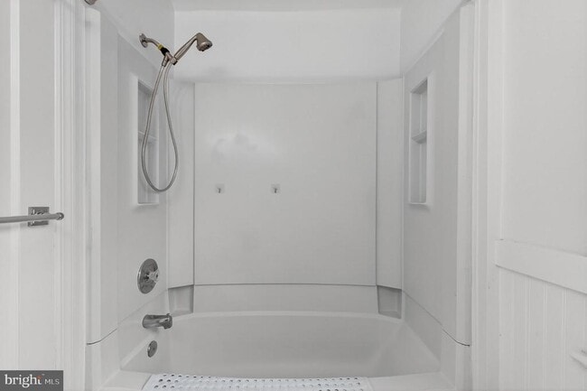 Building Photo - 3004 Marshall St