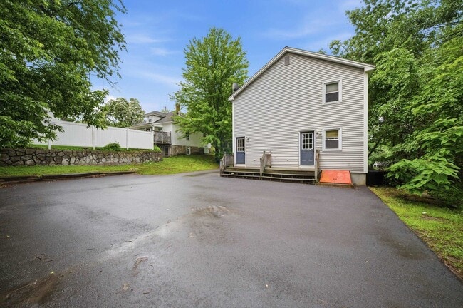 Building Photo - 33 Elwood Ave