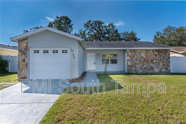 Primary Photo - 1020 Pine Ridge Cir