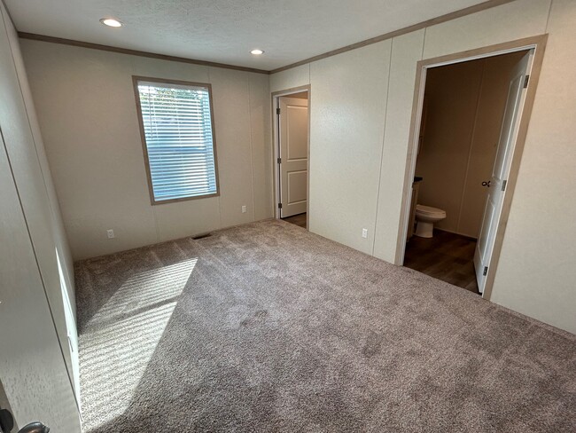 Building Photo - 5153 Tokay Dr
