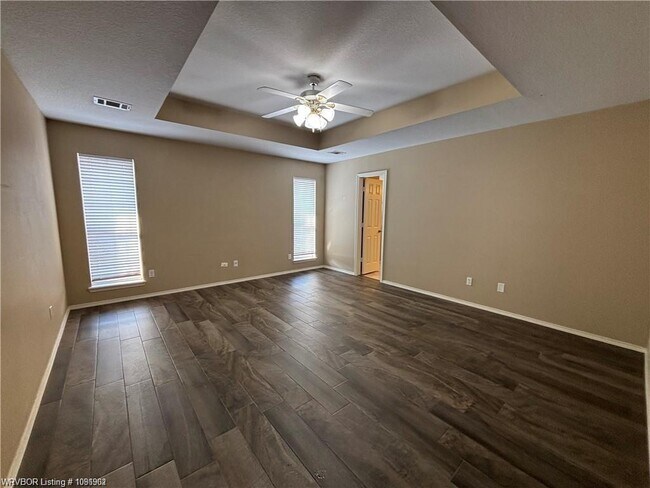 Building Photo - 9028 28