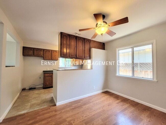 Building Photo - 3527 Pine Ave