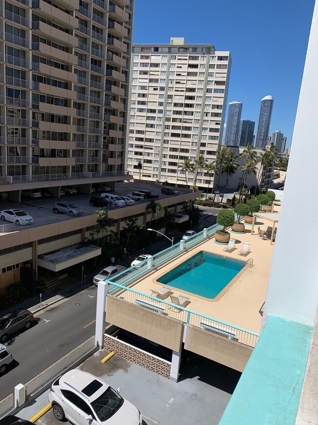 Building Photo - Kapiolani Terrace #706- Super convenient location!!! with ASSIGNED PARKING STALL!!