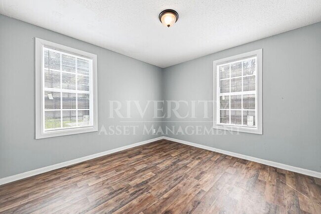Building Photo - 3132 Kingston St