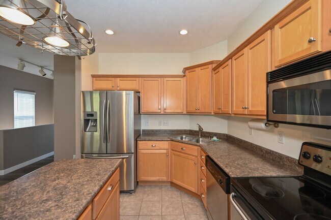 Building Photo - Stunning Row End Townhome In Excellent Loc...