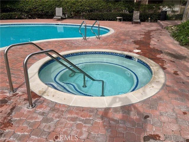 Building Photo - 6542 Ocean Crest Dr