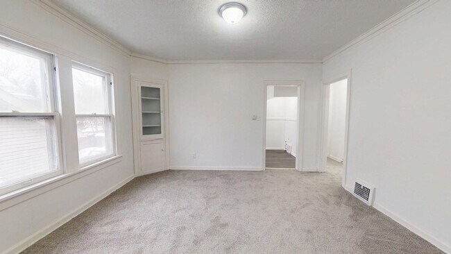 Building Photo - 3863 E 154th St